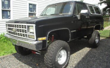 Chevrolet-blazer-12-ton-nominal-1990-black