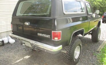 Chevrolet-blazer-12-ton-nominal-1990-black-4