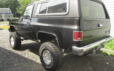 Chevrolet-blazer-12-ton-nominal-1990-black-5