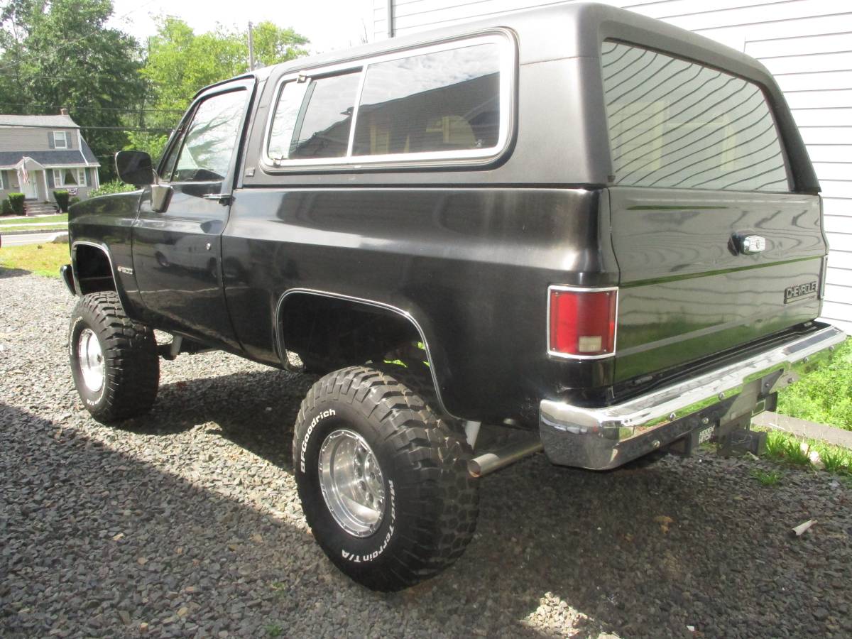 Chevrolet-blazer-12-ton-nominal-1990-black-5