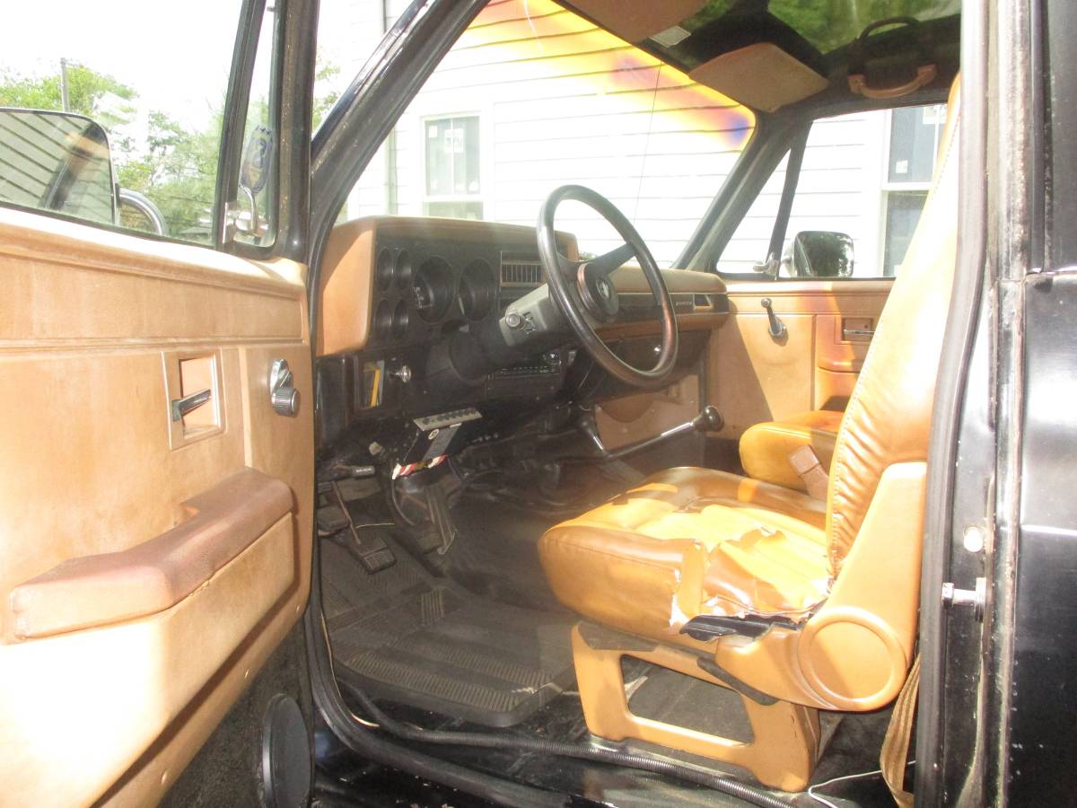 Chevrolet-blazer-12-ton-nominal-1990-black-6