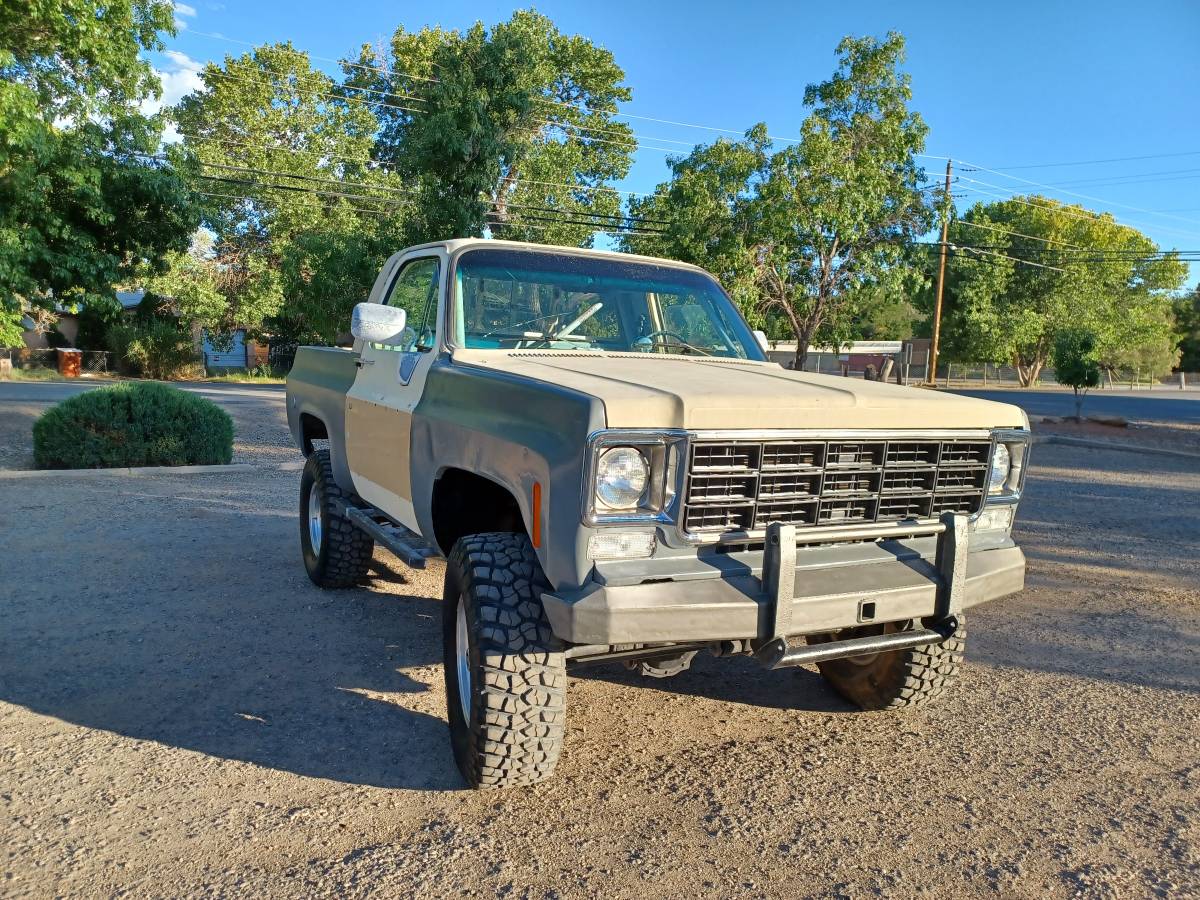 Chevrolet-blazer-1977-grey-1