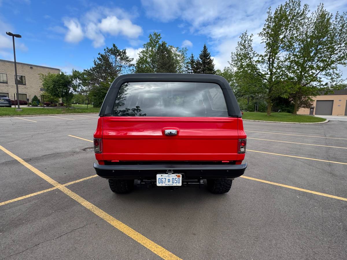 Chevrolet-blazer-1985-red-3