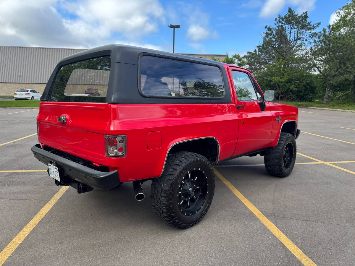 Chevrolet-blazer-1985-red-4