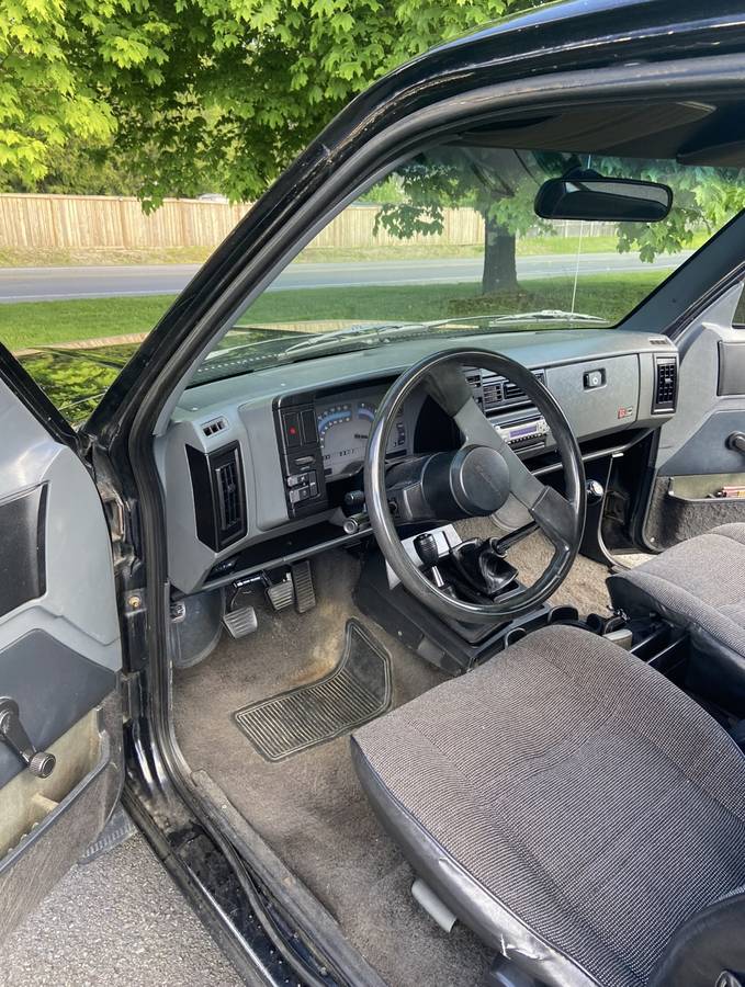 Chevrolet-blazer-1986-black-3
