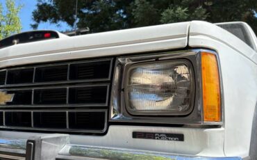 Chevrolet-blazer-s10-1986-white