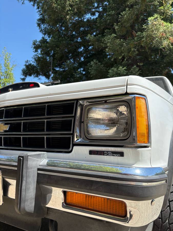 Chevrolet-blazer-s10-1986-white