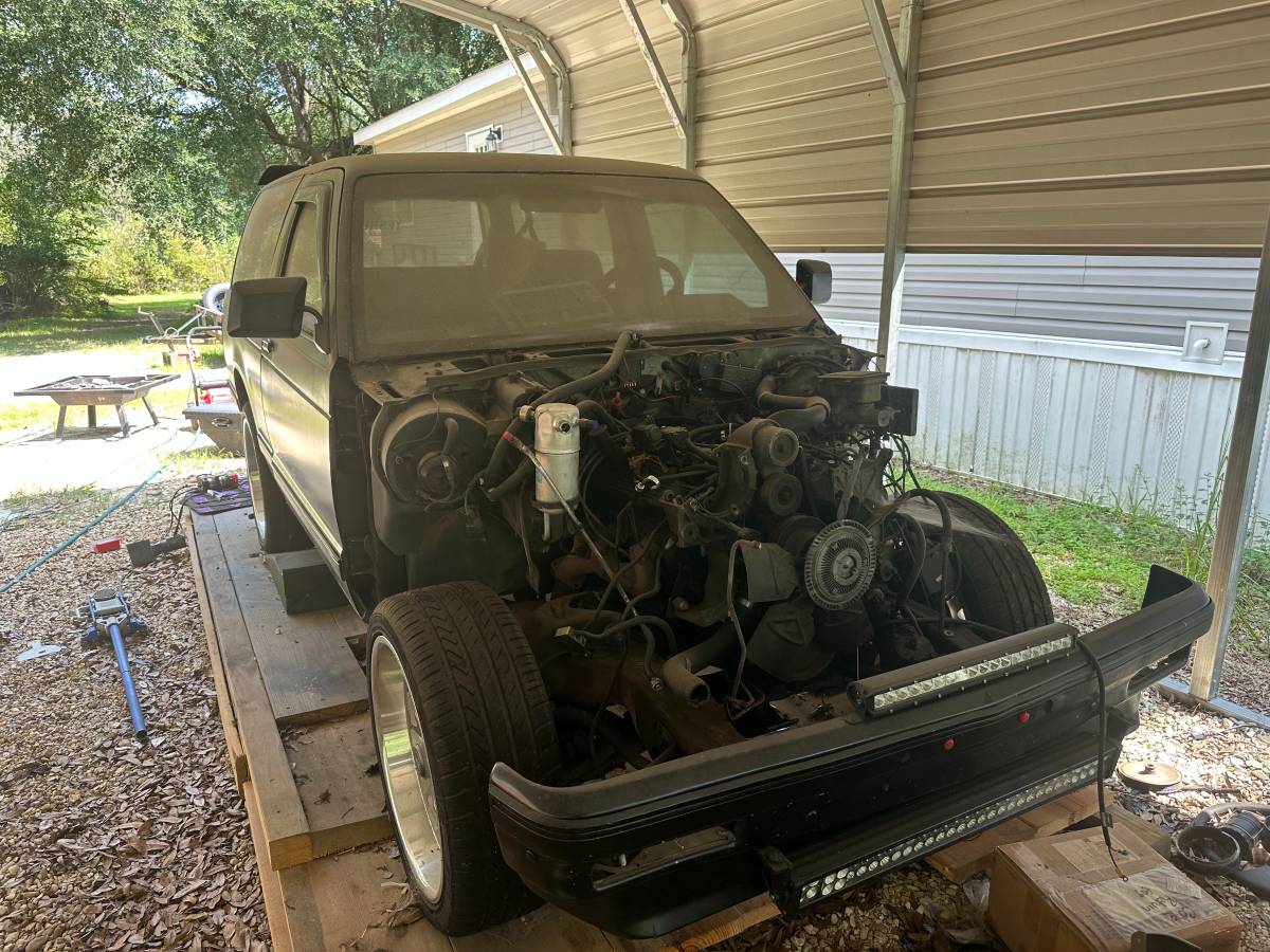 Chevrolet-blazer-s10-1990-black-11