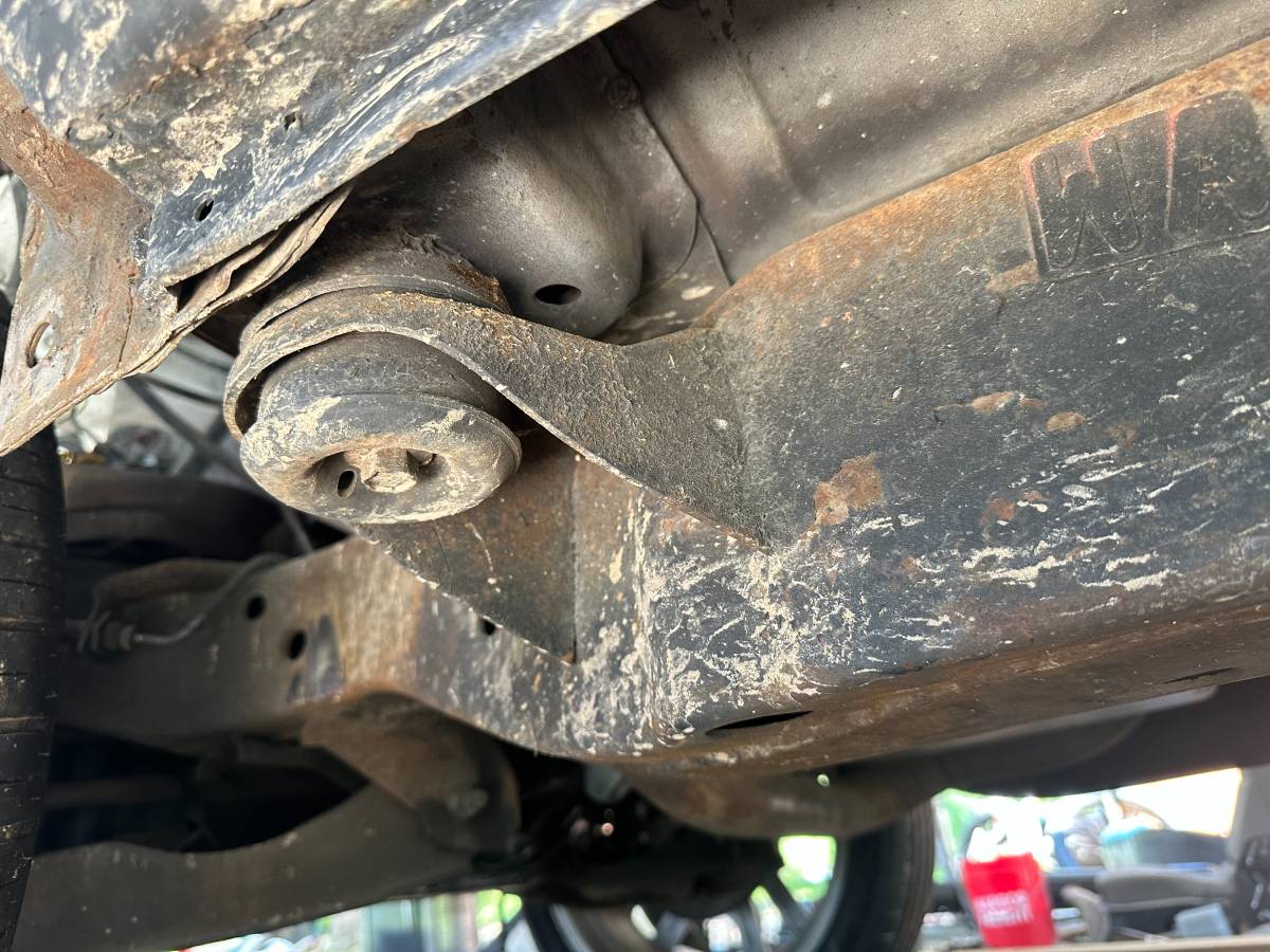 Chevrolet-blazer-s10-1990-black-16