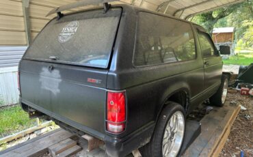 Chevrolet-blazer-s10-1990-black