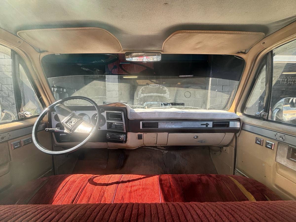 Chevrolet-c-20-silverado-1985-grey-3