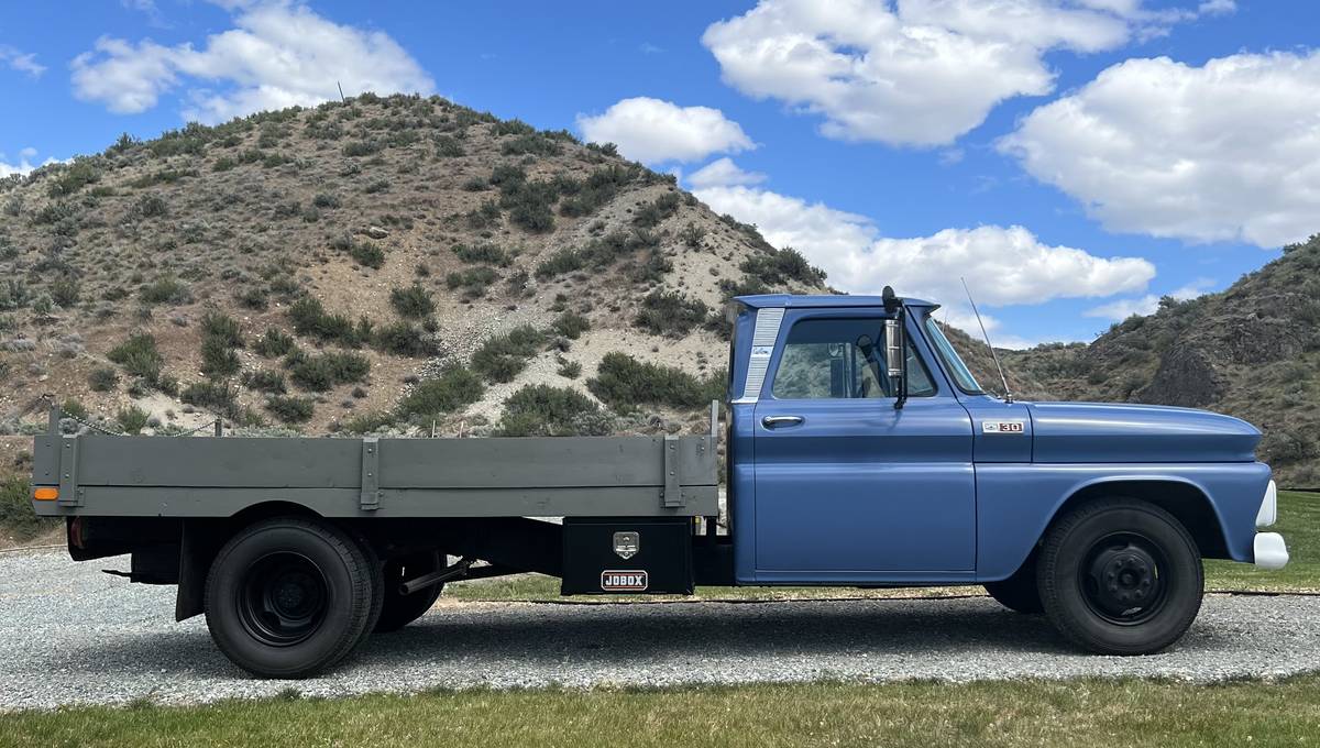 Chevrolet-c-30-1965-blue-3