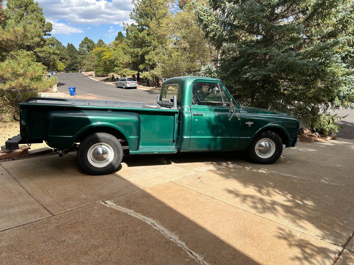 Chevrolet-c10-1967-green-2