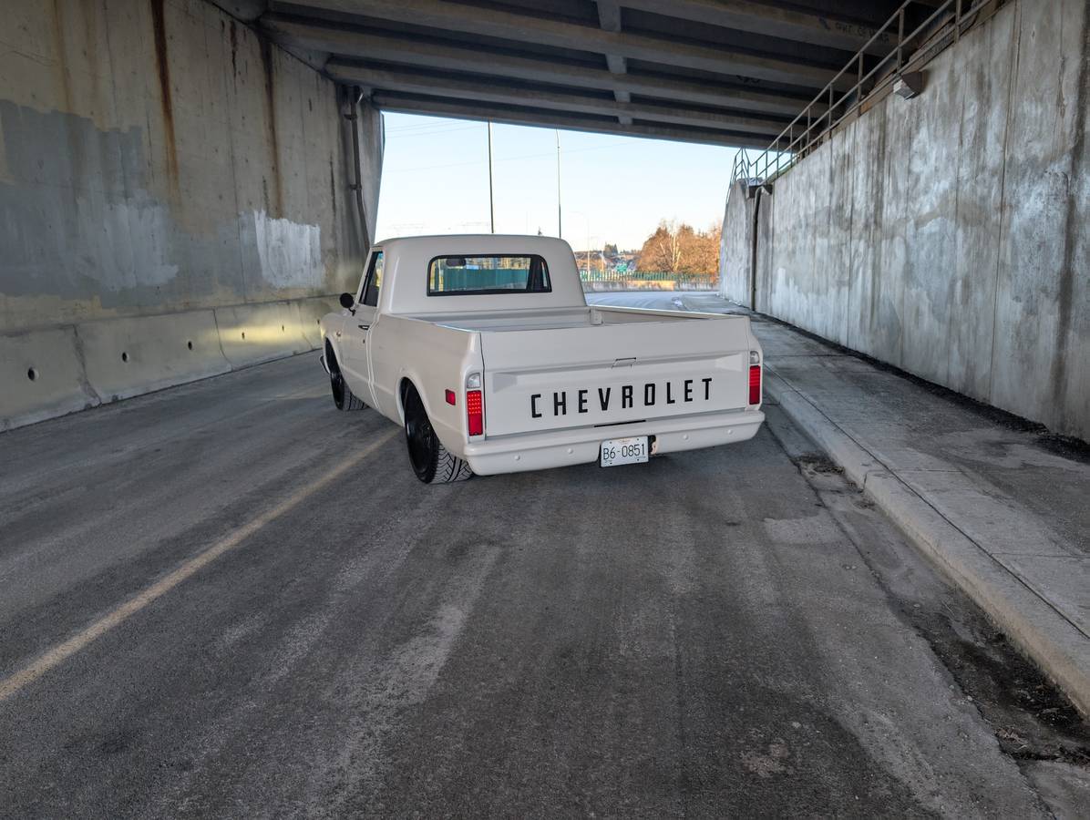 Chevrolet-c10-1967-white-1