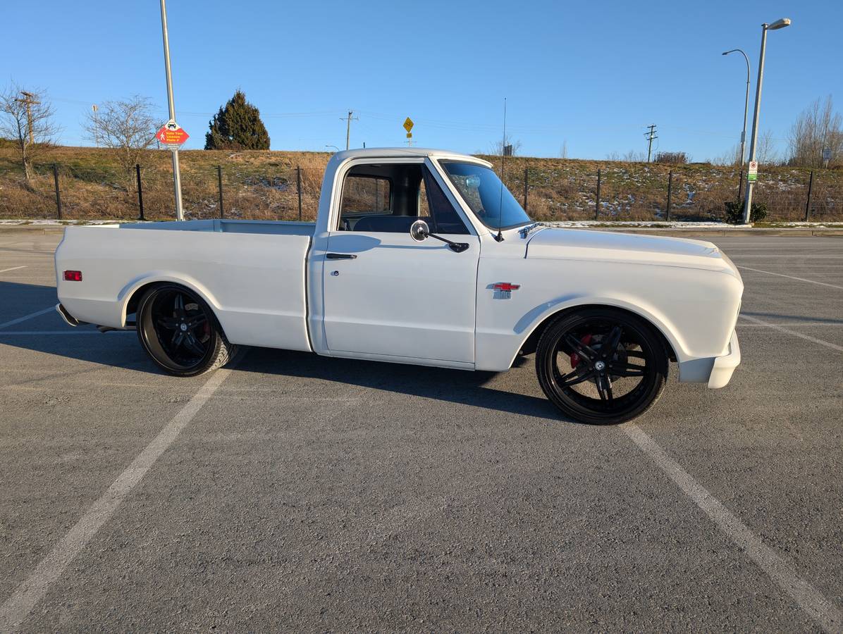Chevrolet-c10-1967-white-10