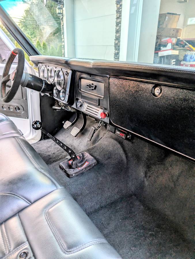 Chevrolet-c10-1967-white-13