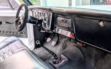 Chevrolet-c10-1967-white-15