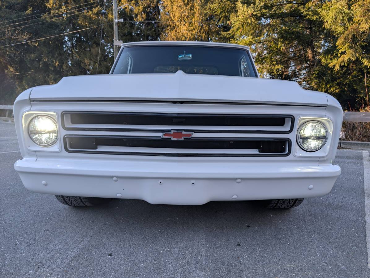 Chevrolet-c10-1967-white-16
