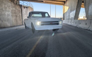 Chevrolet-c10-1967-white-3