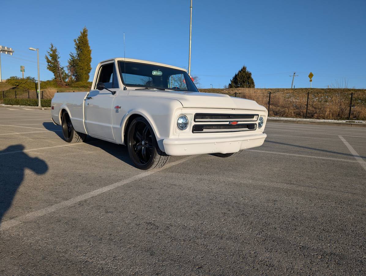 Chevrolet-c10-1967-white-9