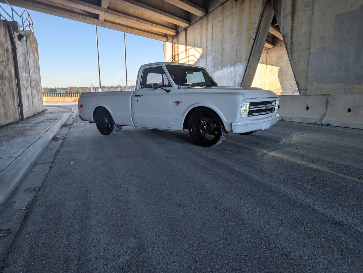 Chevrolet-c10-1967-white