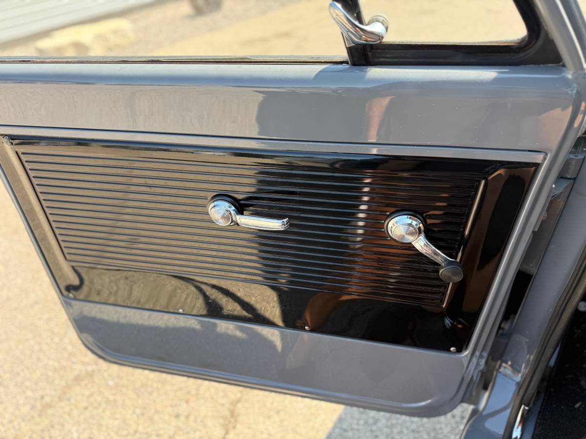 Chevrolet-c10-1968-grey-13