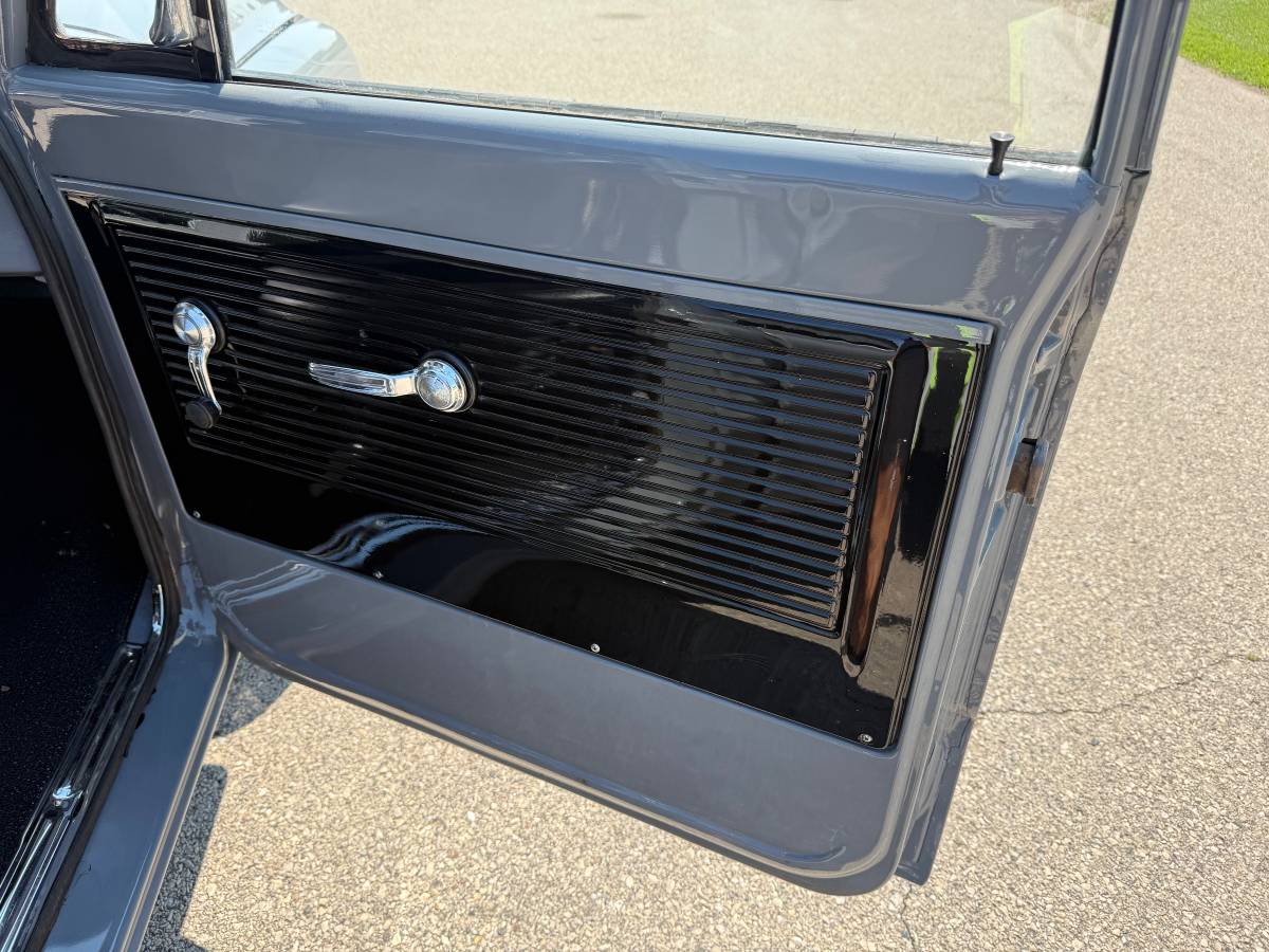 Chevrolet-c10-1968-grey-19