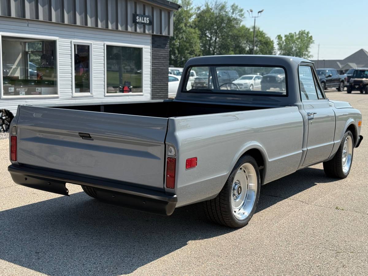 Chevrolet-c10-1968-grey-22