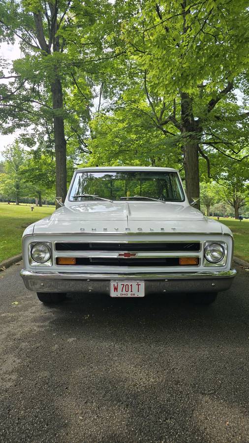 Chevrolet-c10-1968-white-12