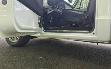 Chevrolet-c10-1968-white-19