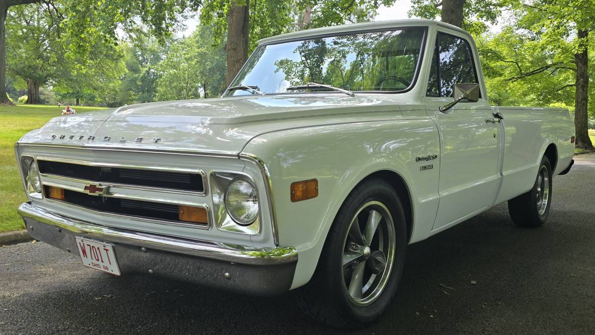 Chevrolet-c10-1968-white-6