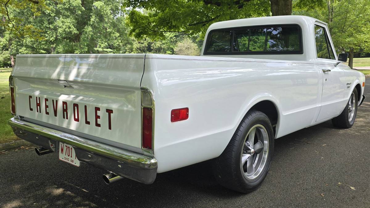 Chevrolet-c10-1968-white-7