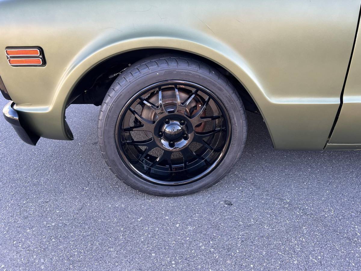 Chevrolet-c10-1970-green-9