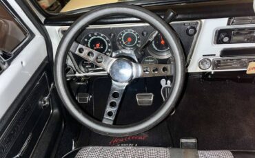 Chevrolet-c10-1972-white-15