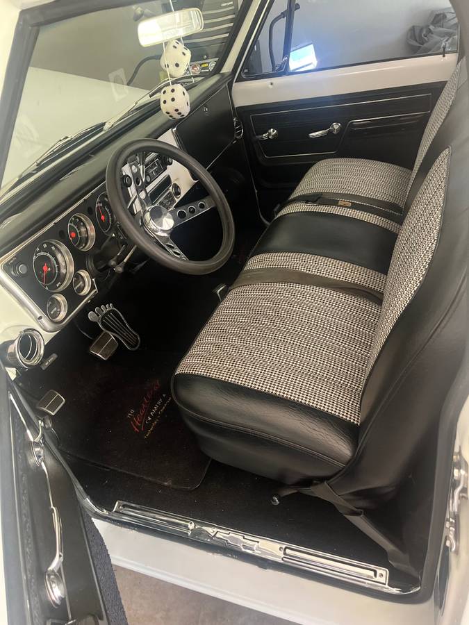 Chevrolet-c10-1972-white