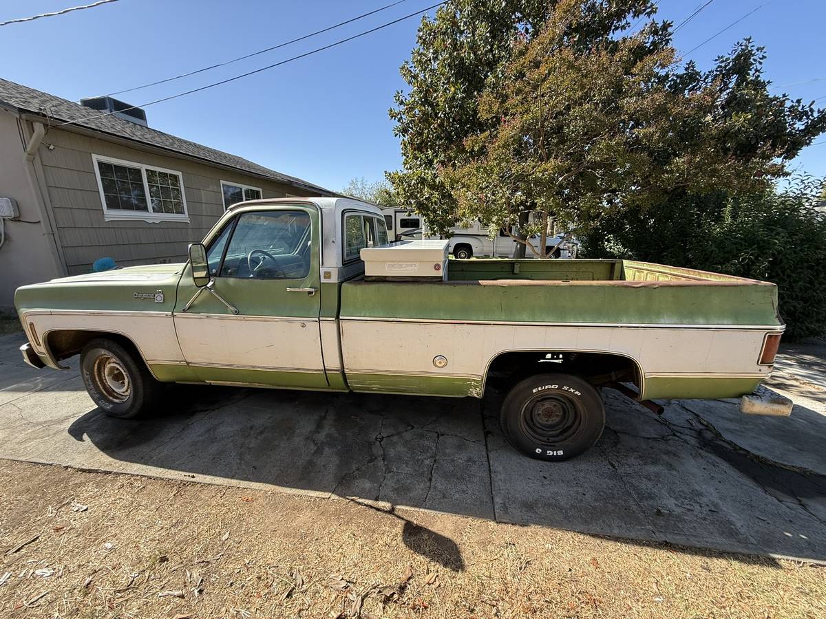 Chevrolet-c10-1976-green-11