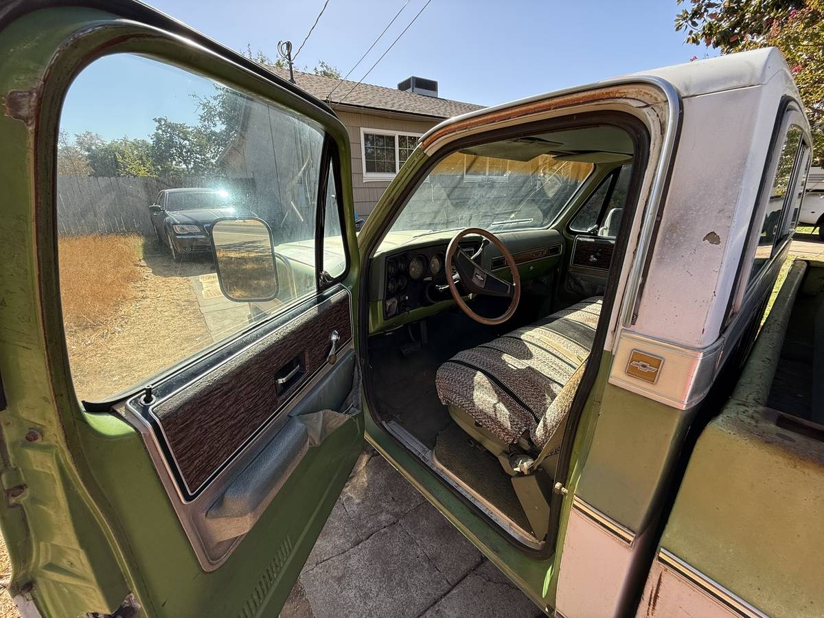 Chevrolet-c10-1976-green-12