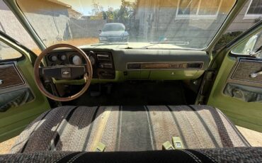 Chevrolet-c10-1976-green-17
