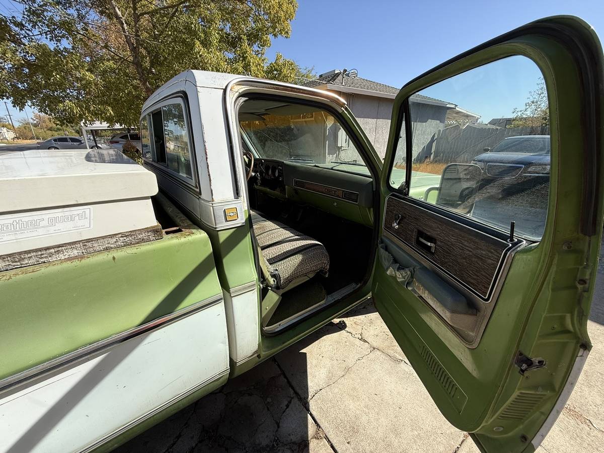 Chevrolet-c10-1976-green-6