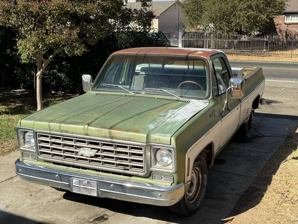 Chevrolet-c10-1976-green