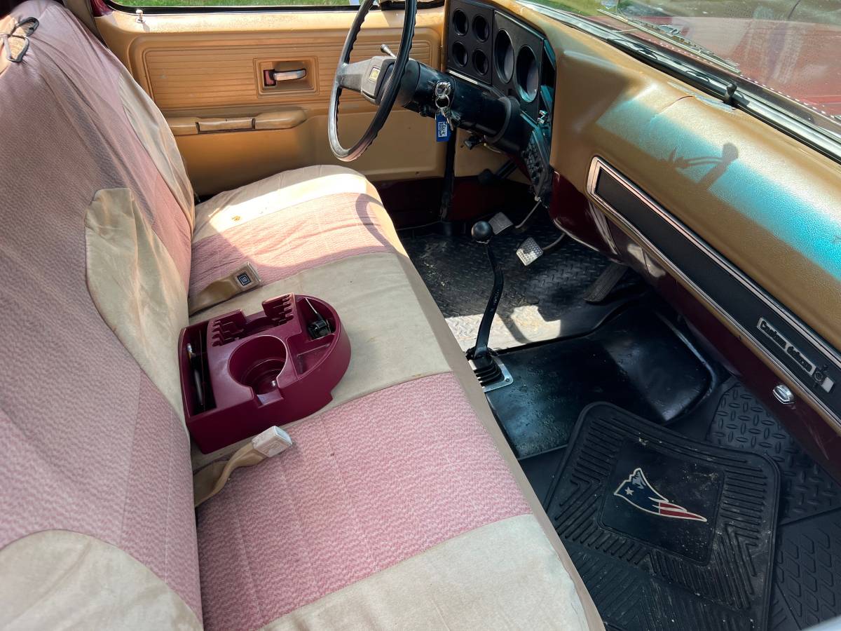 Chevrolet-c10-1978-white-3