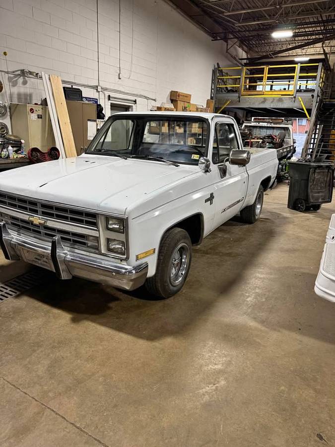 Chevrolet-c10-1987-white-3