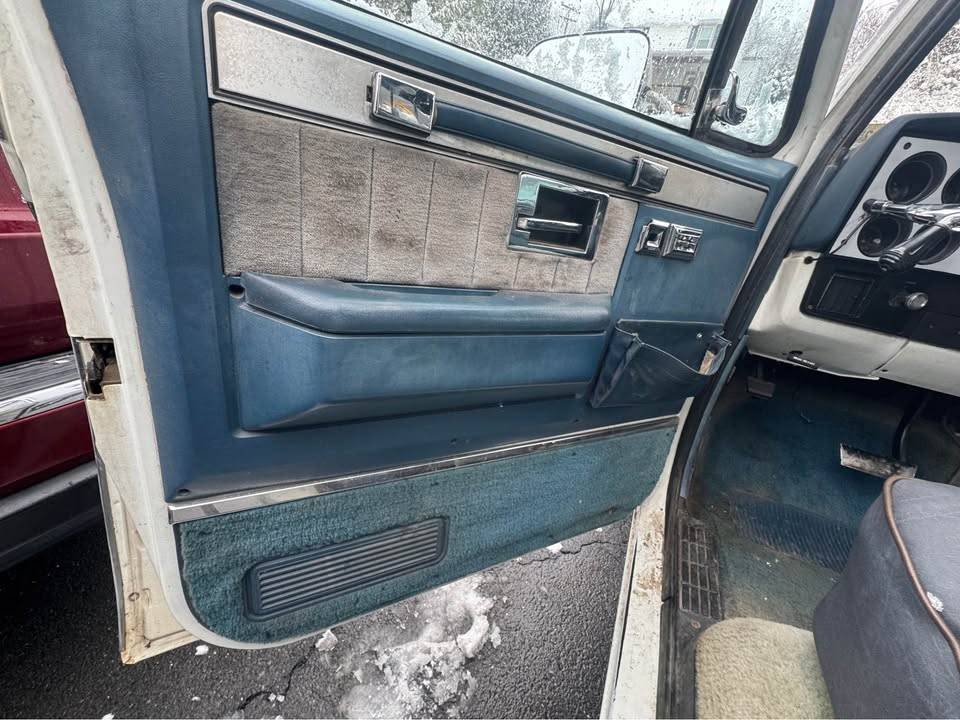 Chevrolet-c10-1987-white-6