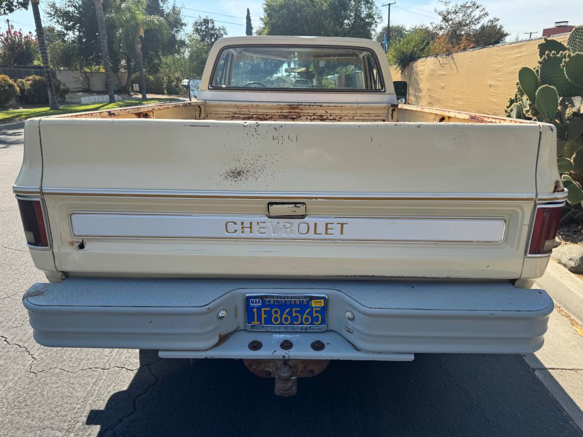 Chevrolet-c10-cheyenne-1977-3