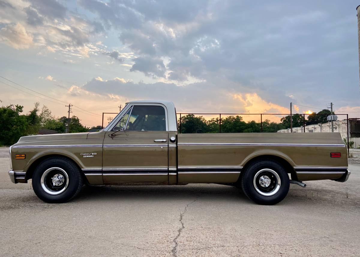Chevrolet-c10-custom-1970-1