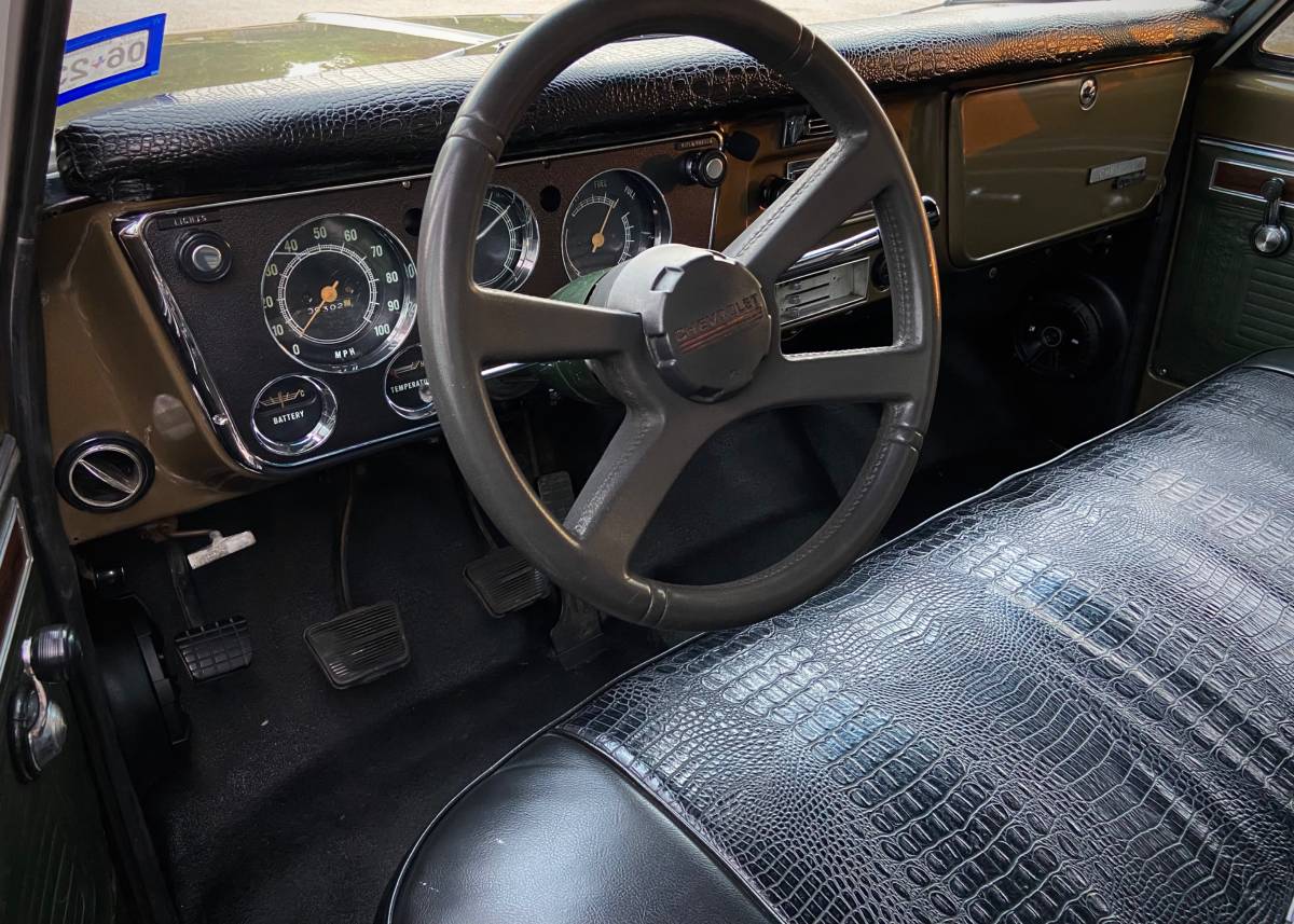 Chevrolet-c10-custom-1970-15