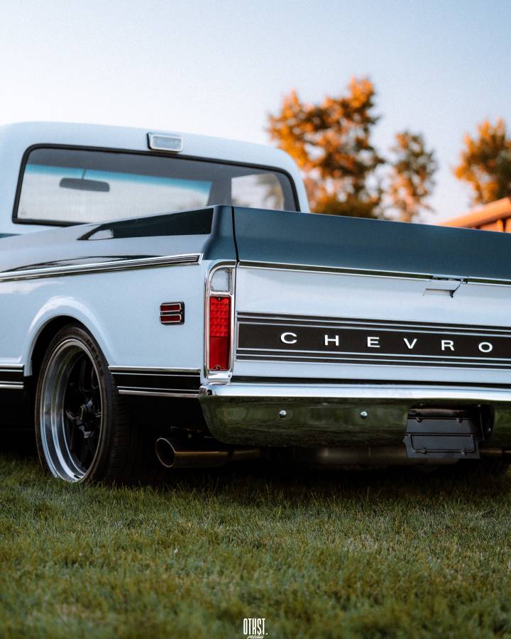 Chevrolet-c10-customer-1971-green-4