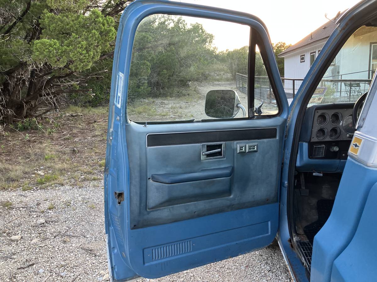 Chevrolet-c10-longbed-1984-18