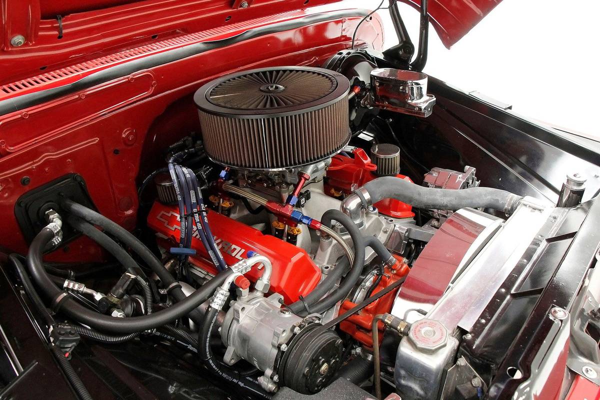 Chevrolet-c10-pickup-1965-red-10