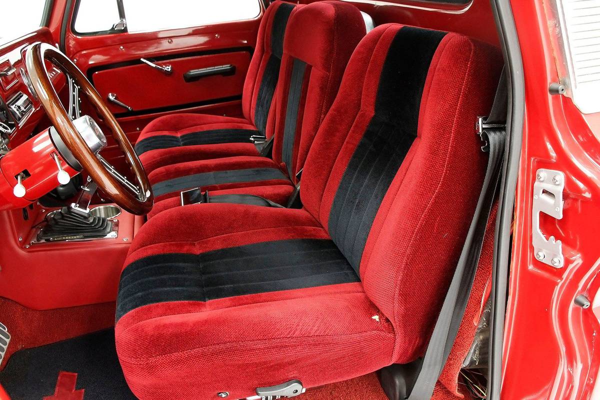 Chevrolet-c10-pickup-1965-red-12